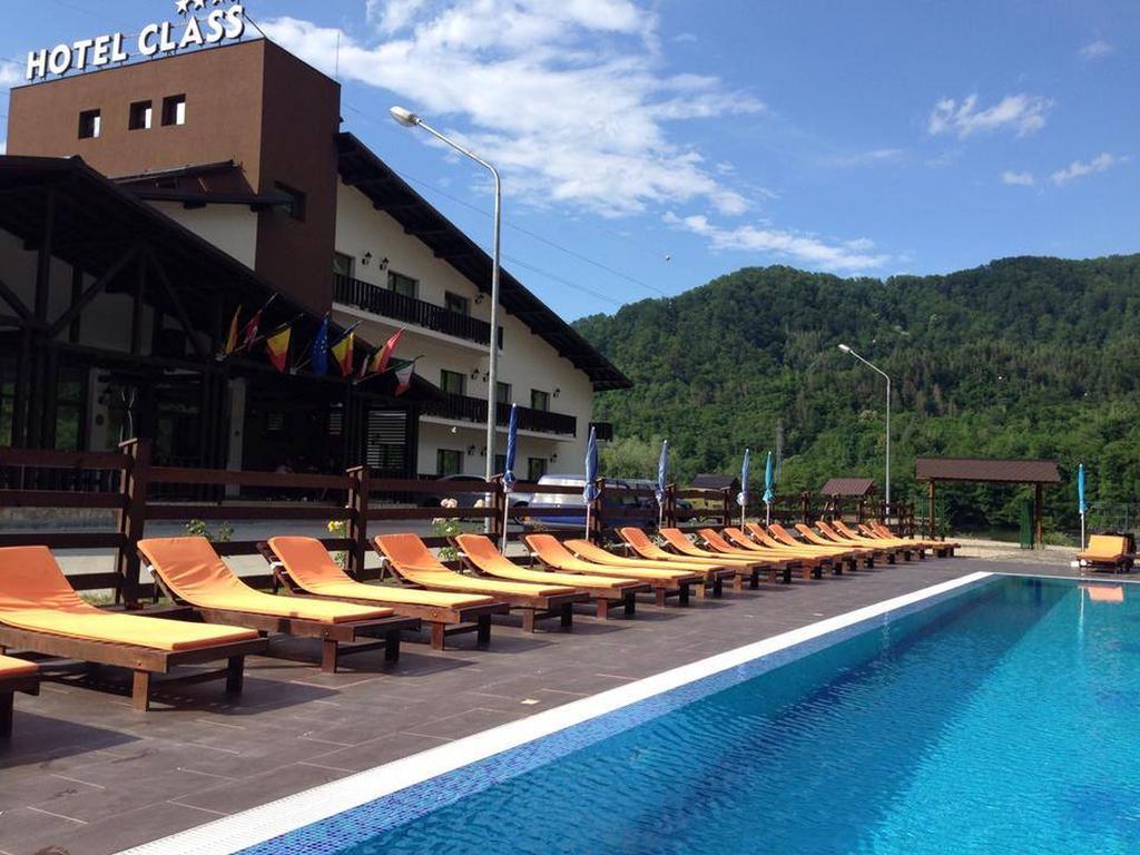 Hotel Class Brezoi Exterior foto